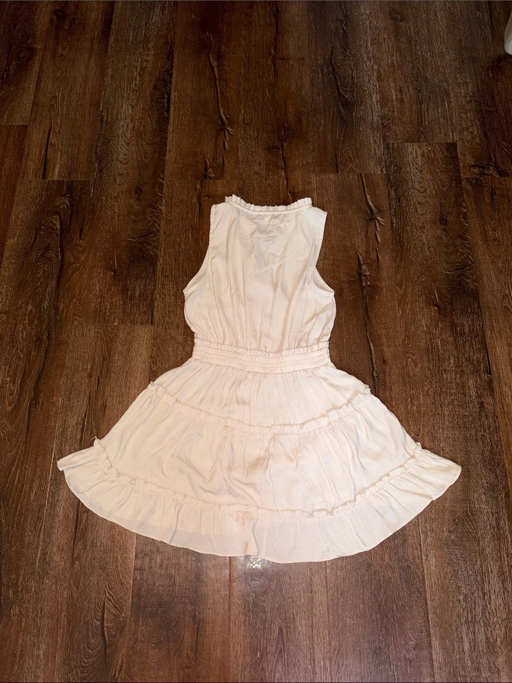 Glam Large Sleeveless tier dree EUC